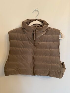 Rains Trekker Chest Warmer Cropped Puffer Vest in Taupe Brown